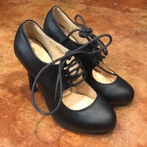 Chase&Chloe black ModCloth heels